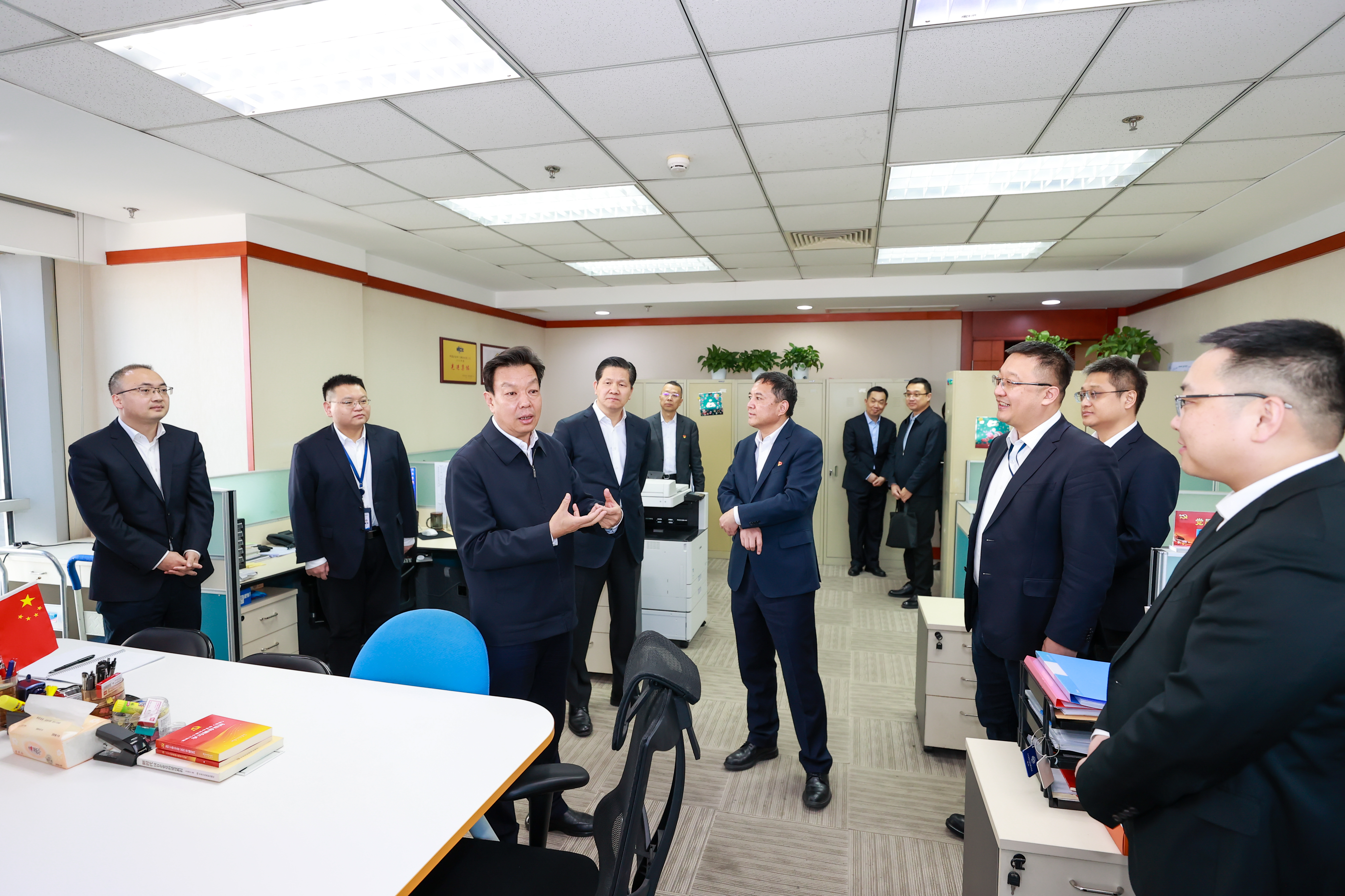 陳得信走訪慰問中國中冶干部職工 (2)