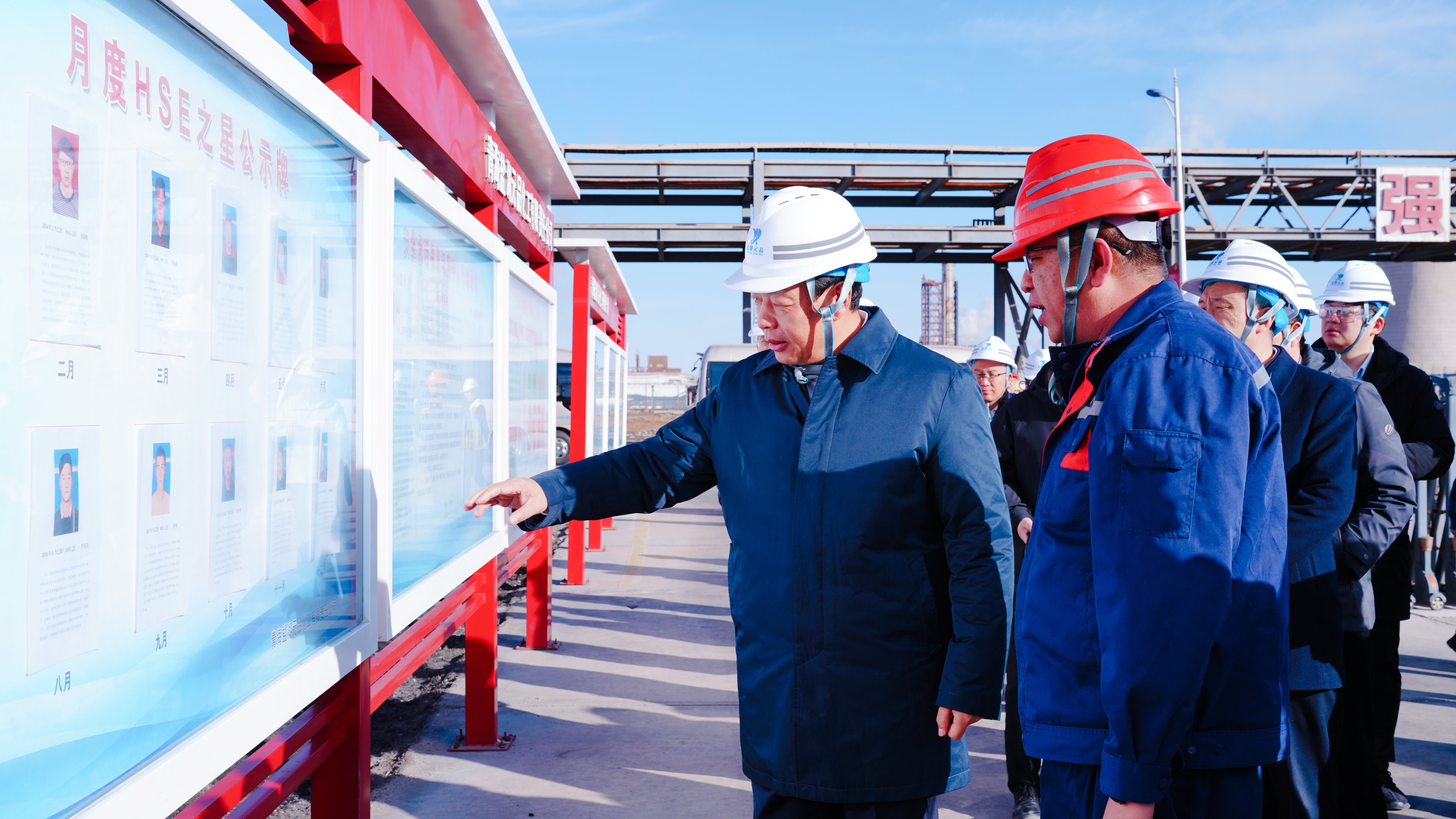 陳得信在鹽湖元品乙炔廠調(diào)研